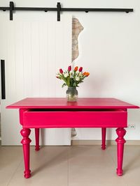 Vintage Holztisch in Pink
